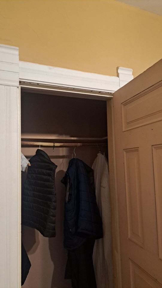 342 N Fulton Ave - Photo 3 of 6