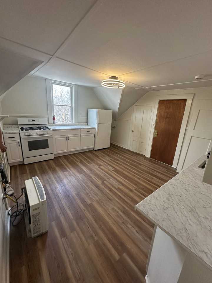 446 Coe St #3 - Photo 5 of 13