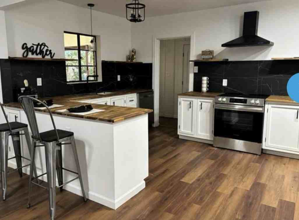 265 Thrift St - Photo 4 of 11