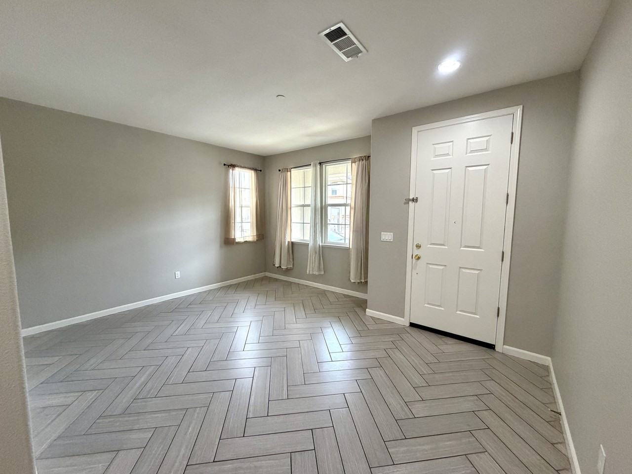 1607 Roma Dr #NA - Photo 3 of 36