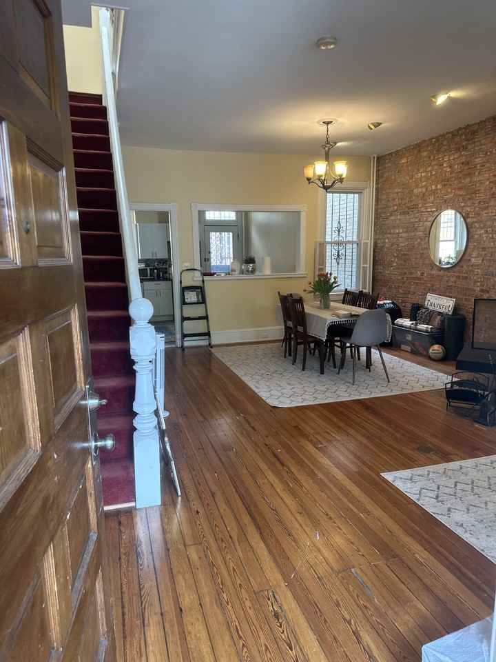 403 Seward Sq Se #1 - Photo 4 of 8