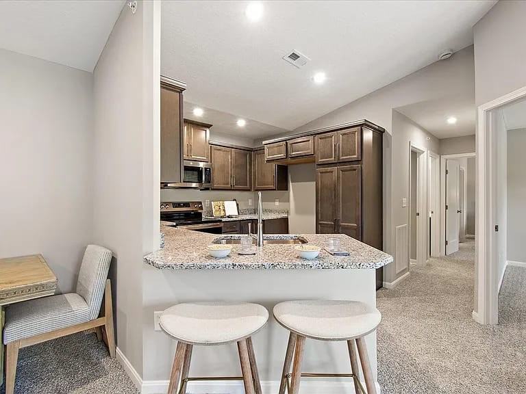 4728 Bentwood Hills Dr #300 - Photo 4 of 20