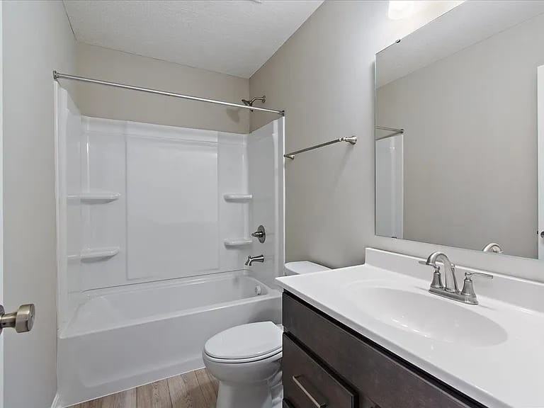 4728 Bentwood Hills Dr #300 - Photo 6 of 20