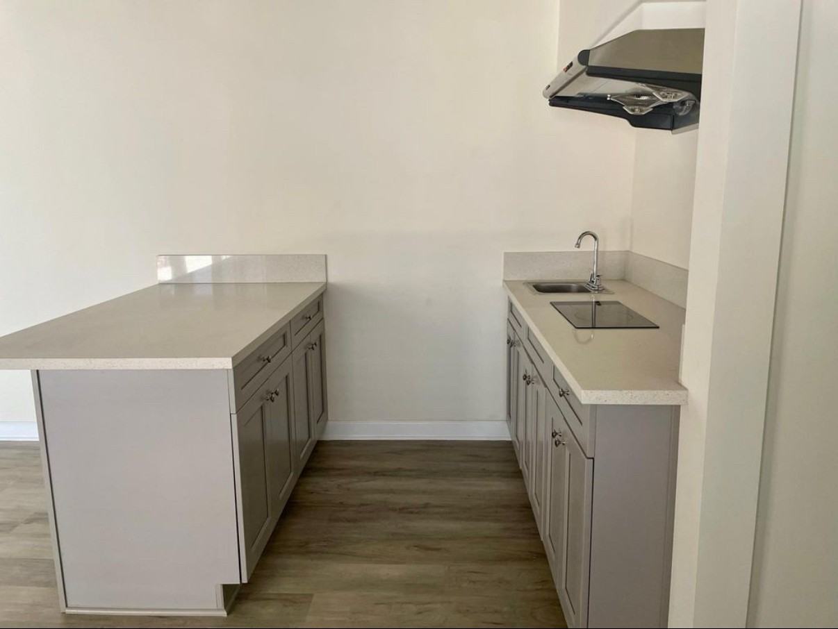 6914 North Vista Street - Photo 3 of 6