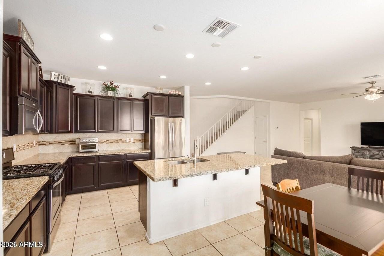 7910 S 42nd Ave - Photo 7 of 35