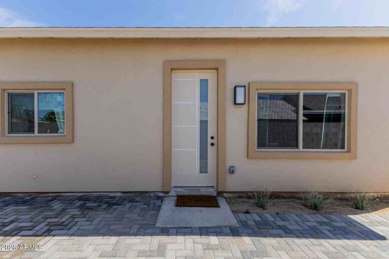 1908 E Harvard St - Photo 3 of 19