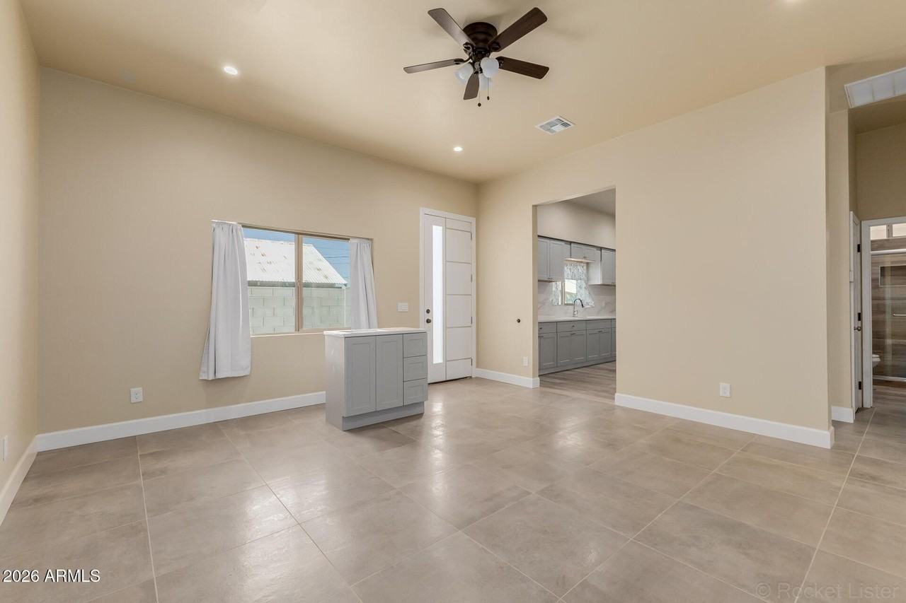 1908 E Harvard St - Photo 4 of 19