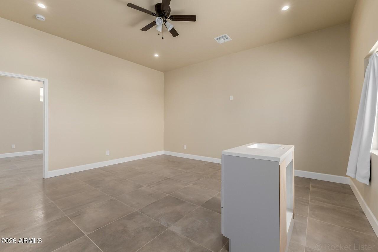 1908 E Harvard St - Photo 6 of 19