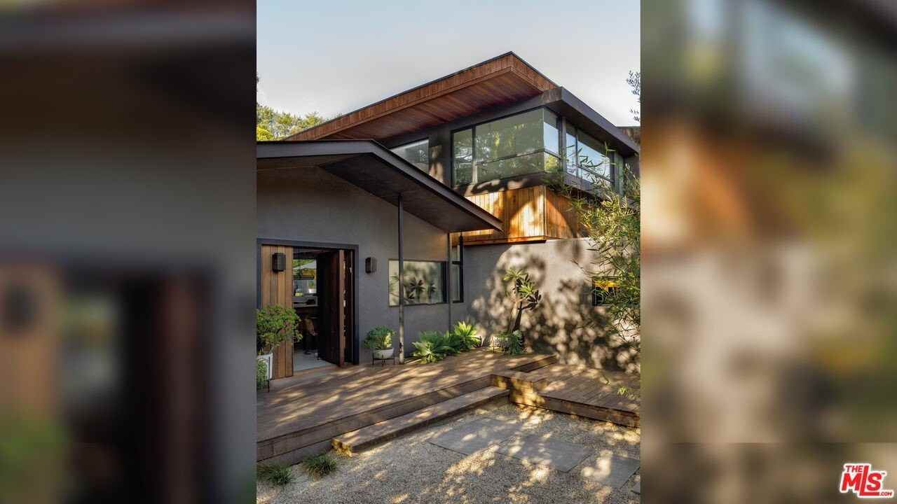 8970 Wonderland Park Ave - Photo 2 of 20