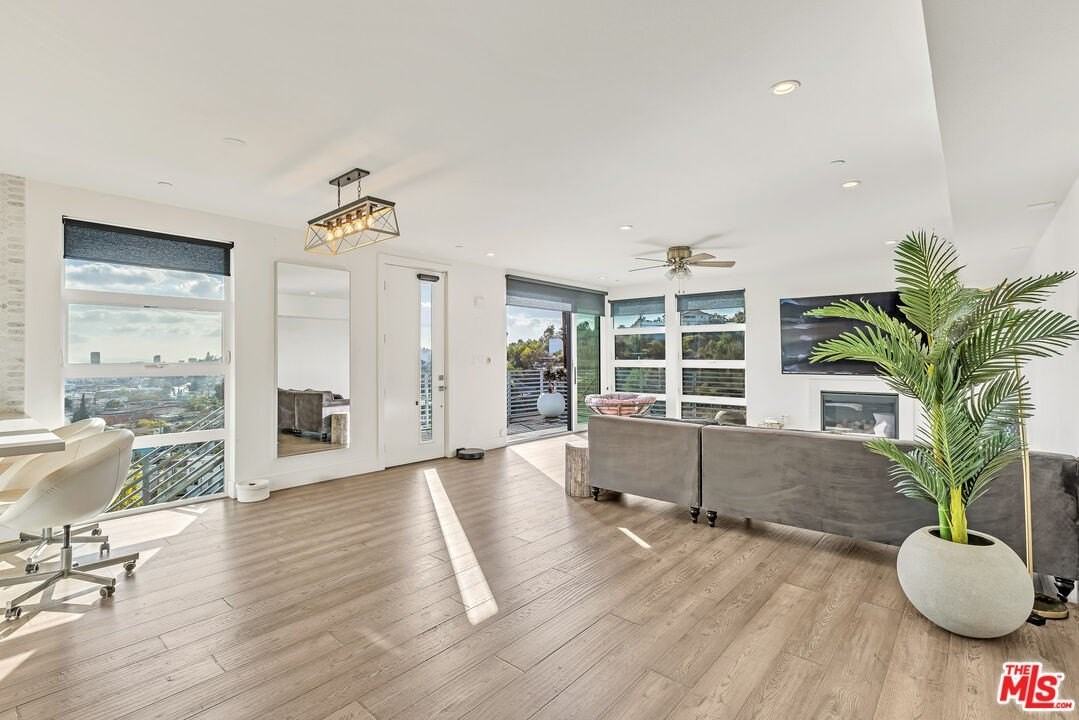 3861 W Point Dr - Photo 2 of 50