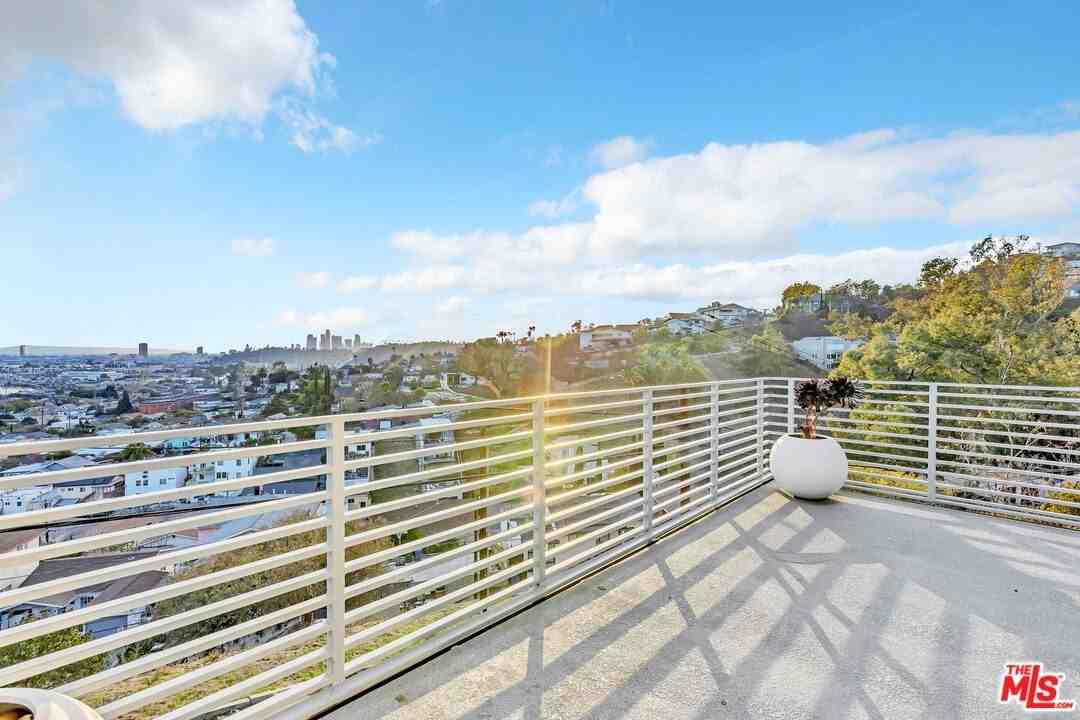 3861 W Point Dr - Photo 3 of 50