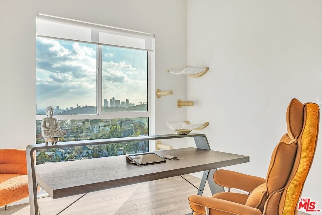 3861 W Point Dr - Photo 5 of 50