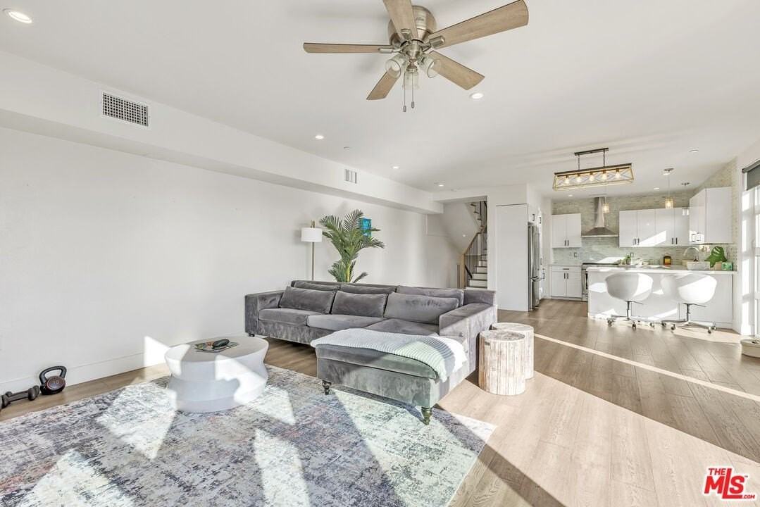 3861 W Point Dr - Photo 7 of 50