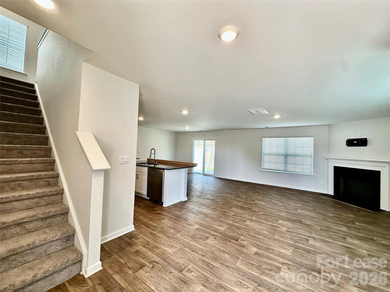 1339 Mifflin Ln - Photo 7 of 39