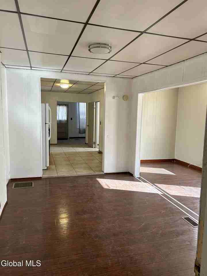 1908 4th Ave Apt 1s - Photo 2 of 8