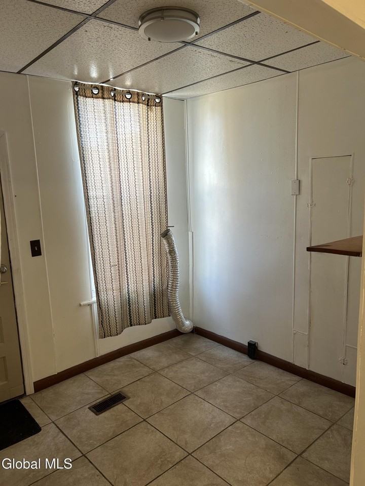 1908 4th Ave Apt 1s - Photo 7 of 8