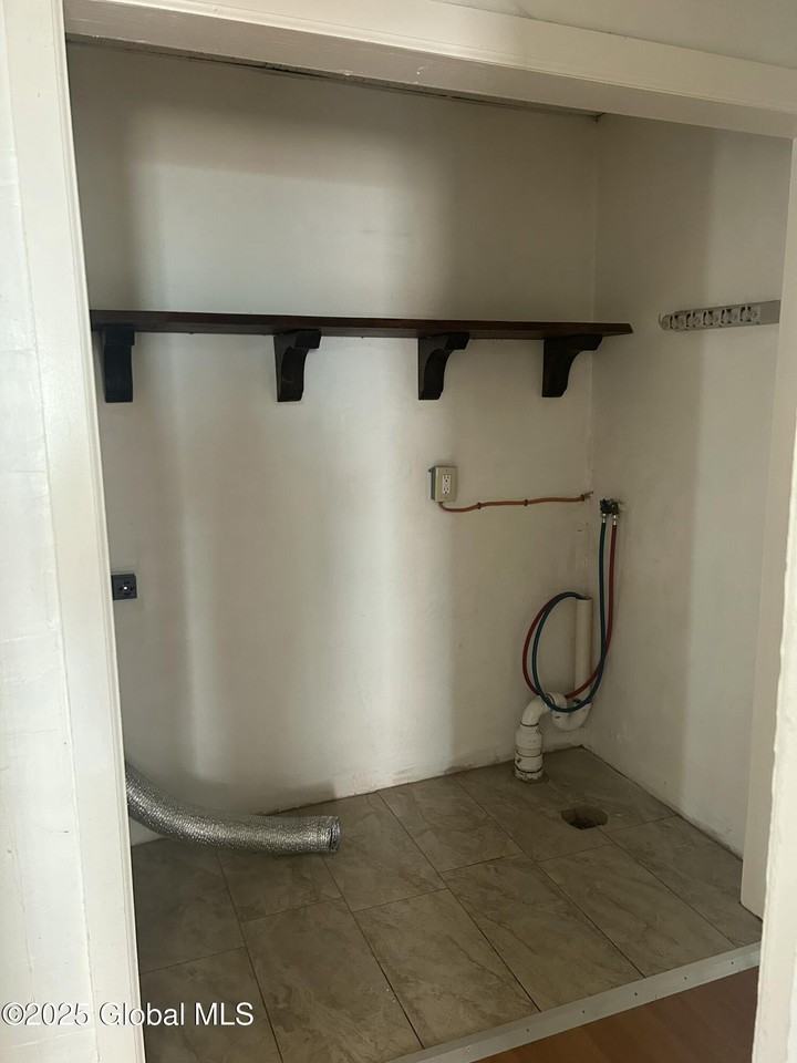 300 Ontario St Apt 2 - Photo 7 of 10