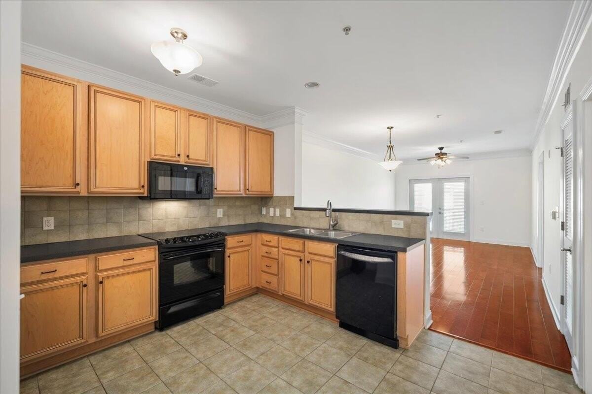 2244 Ashley Crossing Dr Unit 1236 - Photo 3 of 23