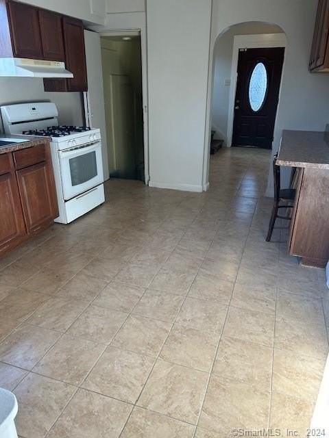 130 Clark St - Photo 5 of 24