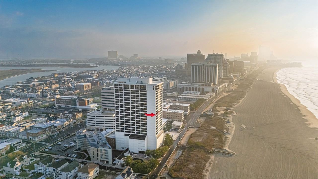 3851 Boardwalk #1702 - Photo 4 of 36