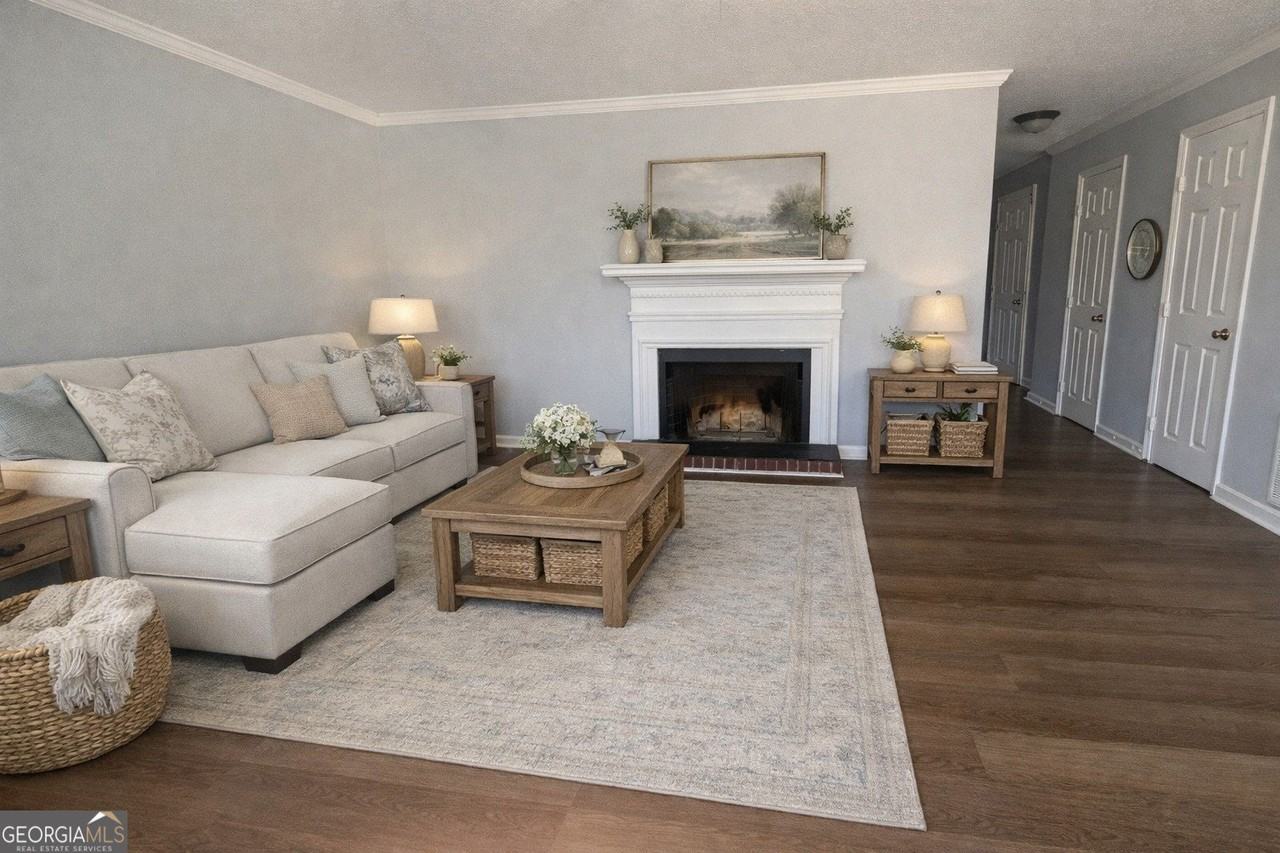 137 Tamara Ct - Photo 3 of 8