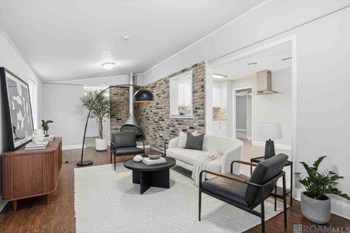 3285 Ozark St - Photo 2 of 12