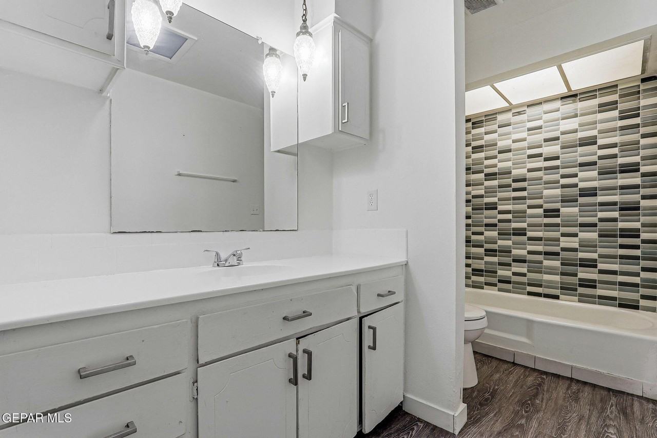 4613 Sun Valley Dr - Photo 3 of 26