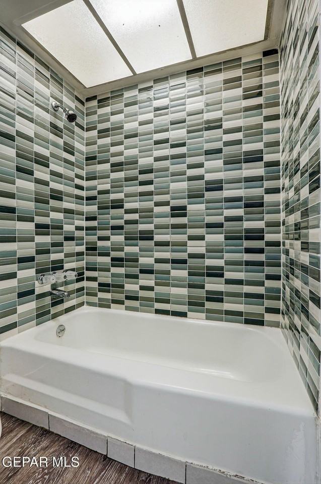 4613 Sun Valley Dr - Photo 4 of 26