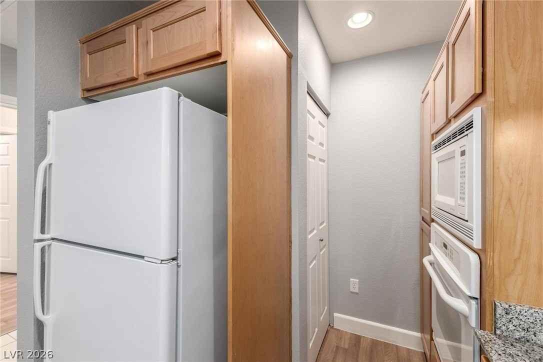 63 E Agate Ave #301 - Photo 7 of 47