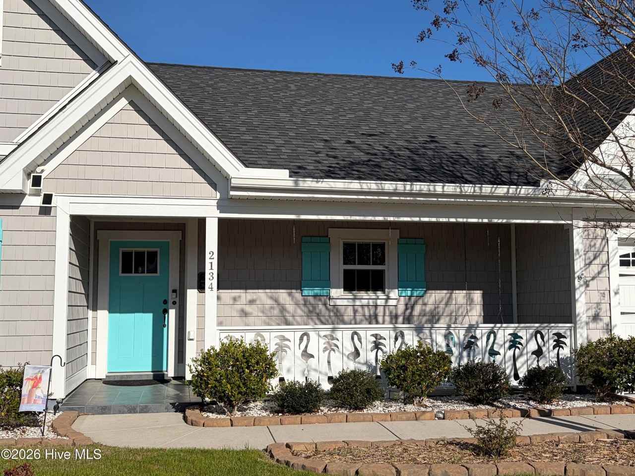 2134 Maple Leaf Dr - Photo 2 of 15