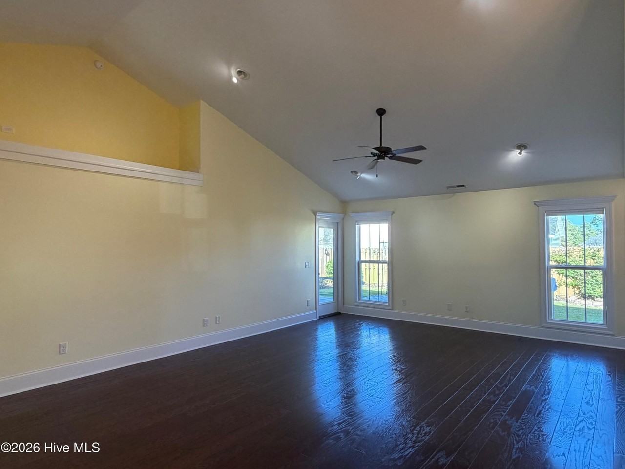 2134 Maple Leaf Dr - Photo 5 of 15