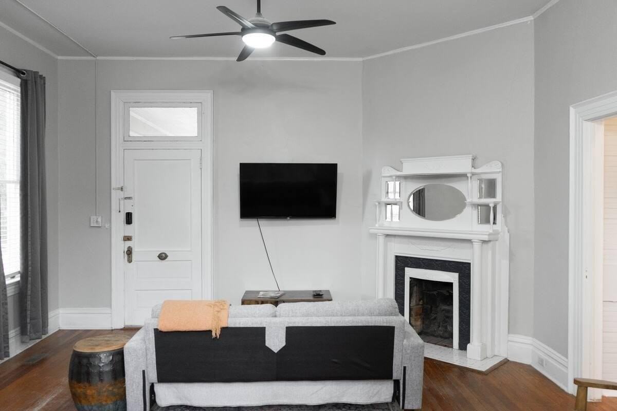 2419 Central Ave - Photo 3 of 16