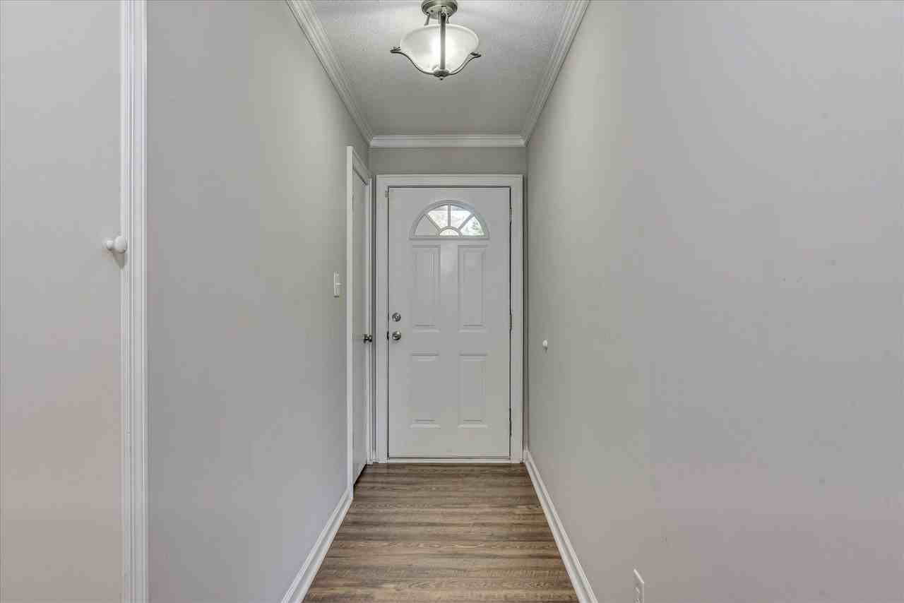 523 Travis Ct - Photo 4 of 27