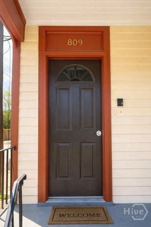 809 Waters Ave Unit B - Photo 2 of 13