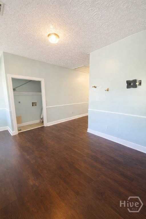 809 Waters Ave Unit B - Photo 3 of 13