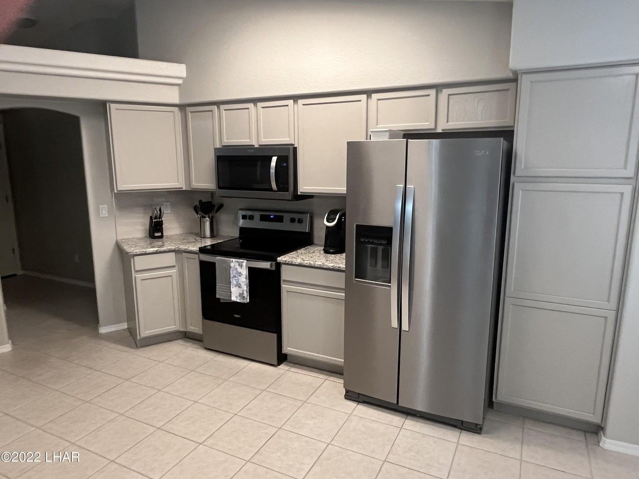 2570 Glengarry Dr - Photo 7 of 27