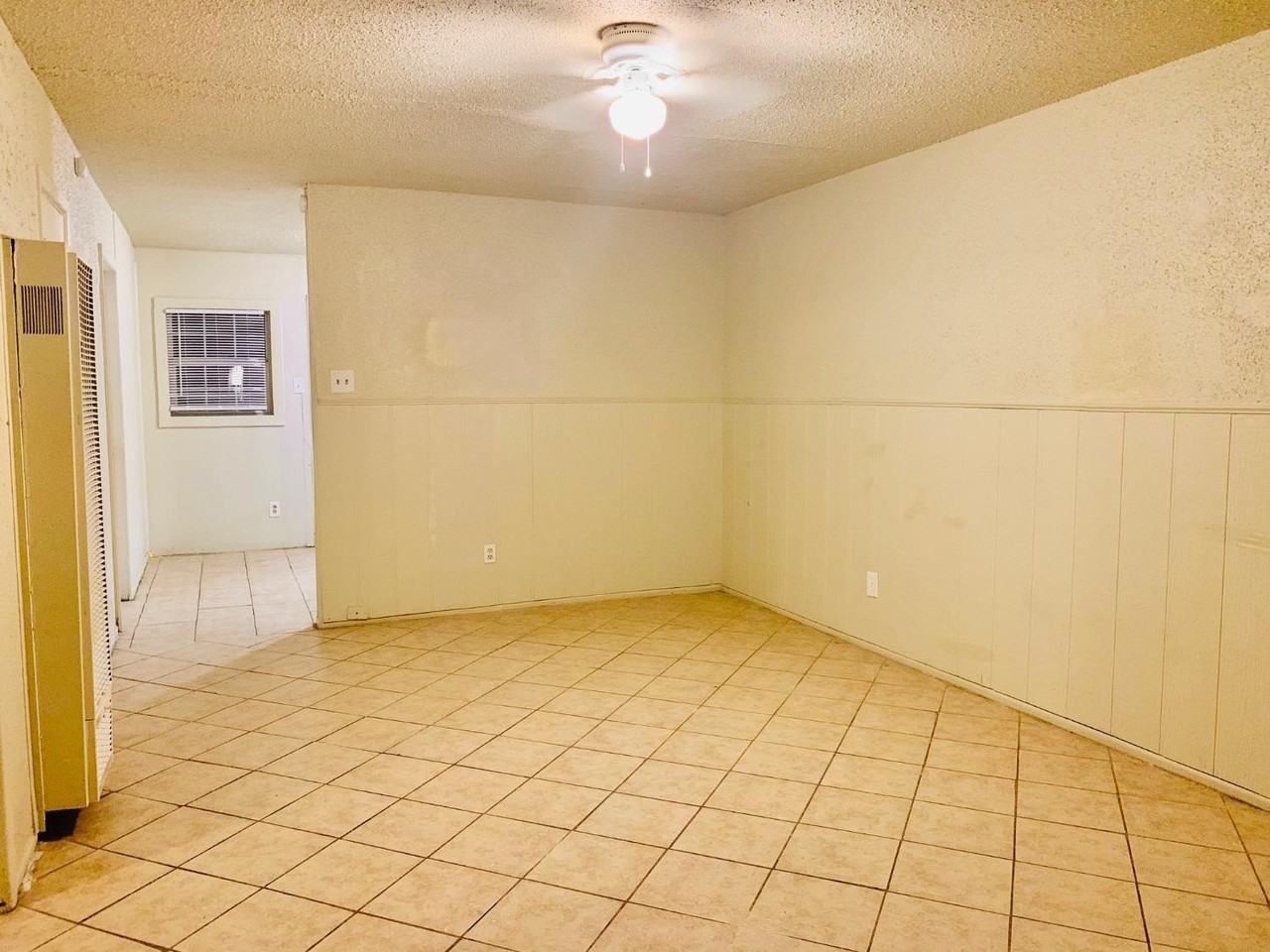 2705 E 2nd St Apt A - Photo 6 of 8