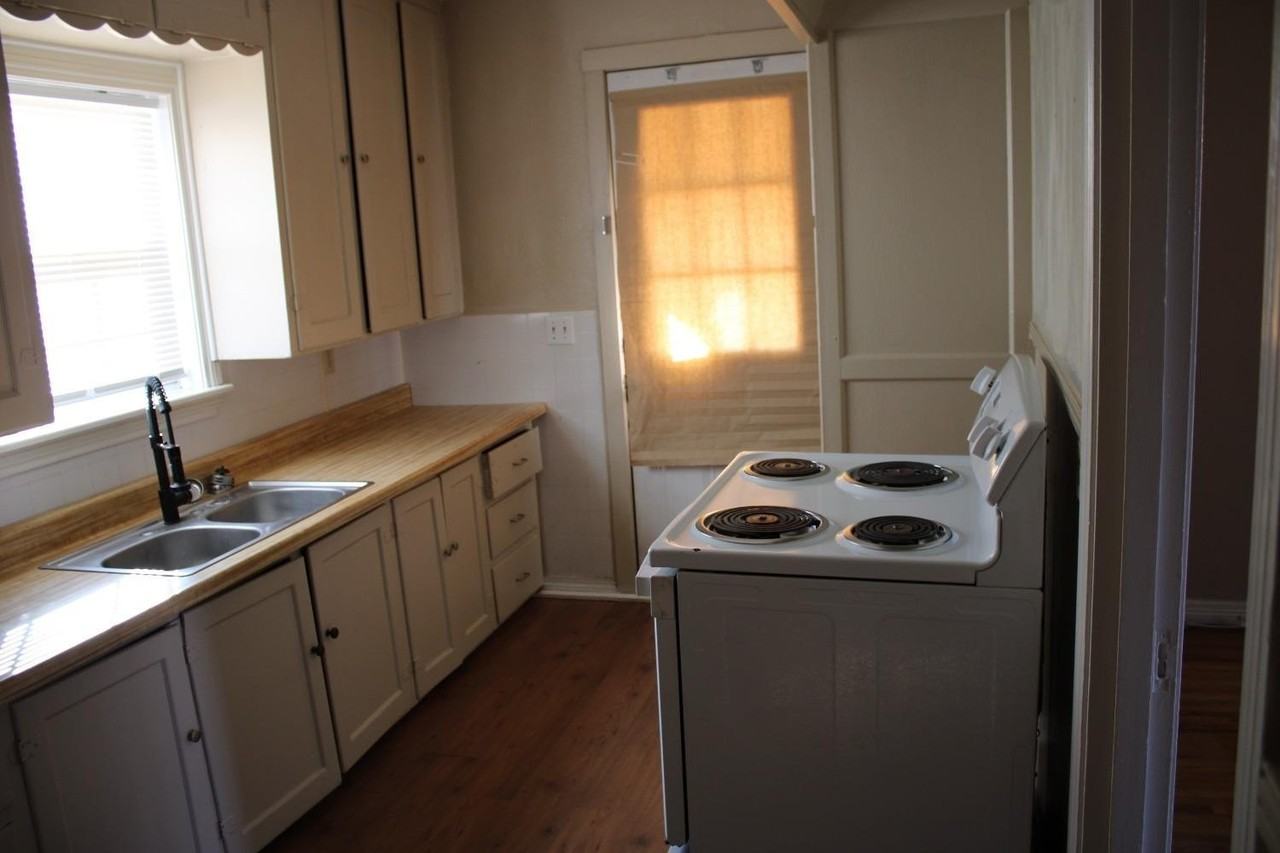 506 E Municipal Dr - Photo 2 of 9
