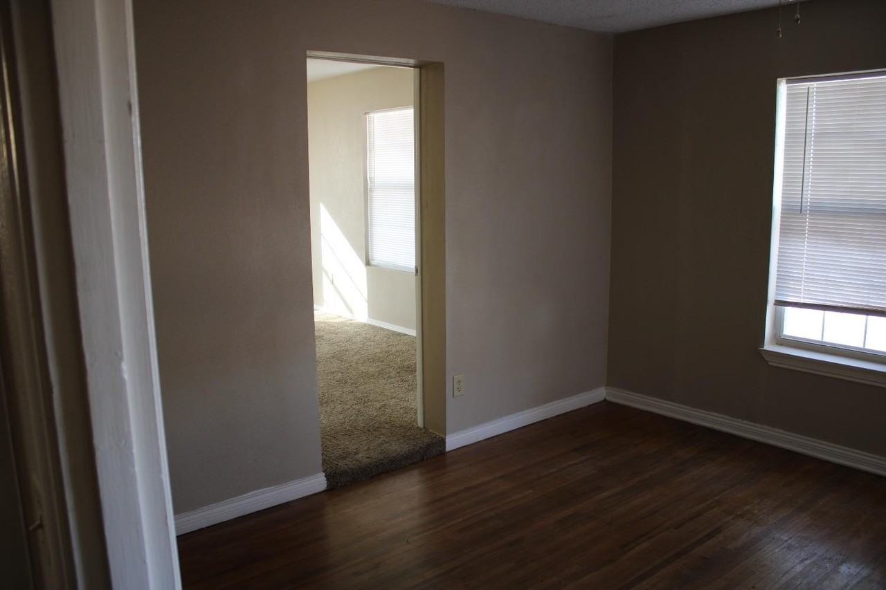 506 E Municipal Dr - Photo 5 of 9