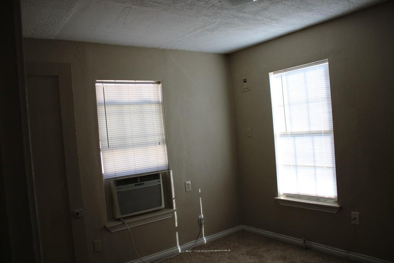 506 E Municipal Dr - Photo 7 of 9