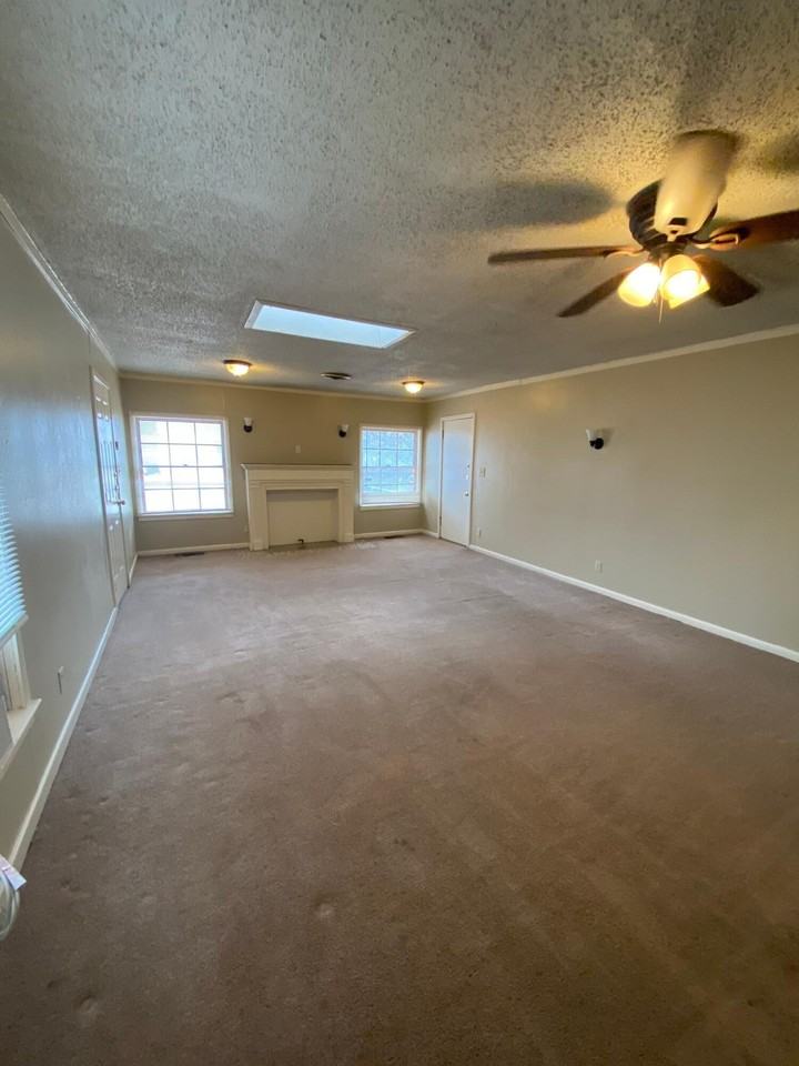 2217 24th St #A - Photo 2 of 10