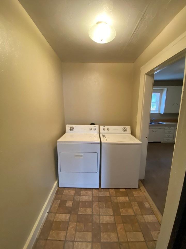 2217 24th St #A - Photo 5 of 10