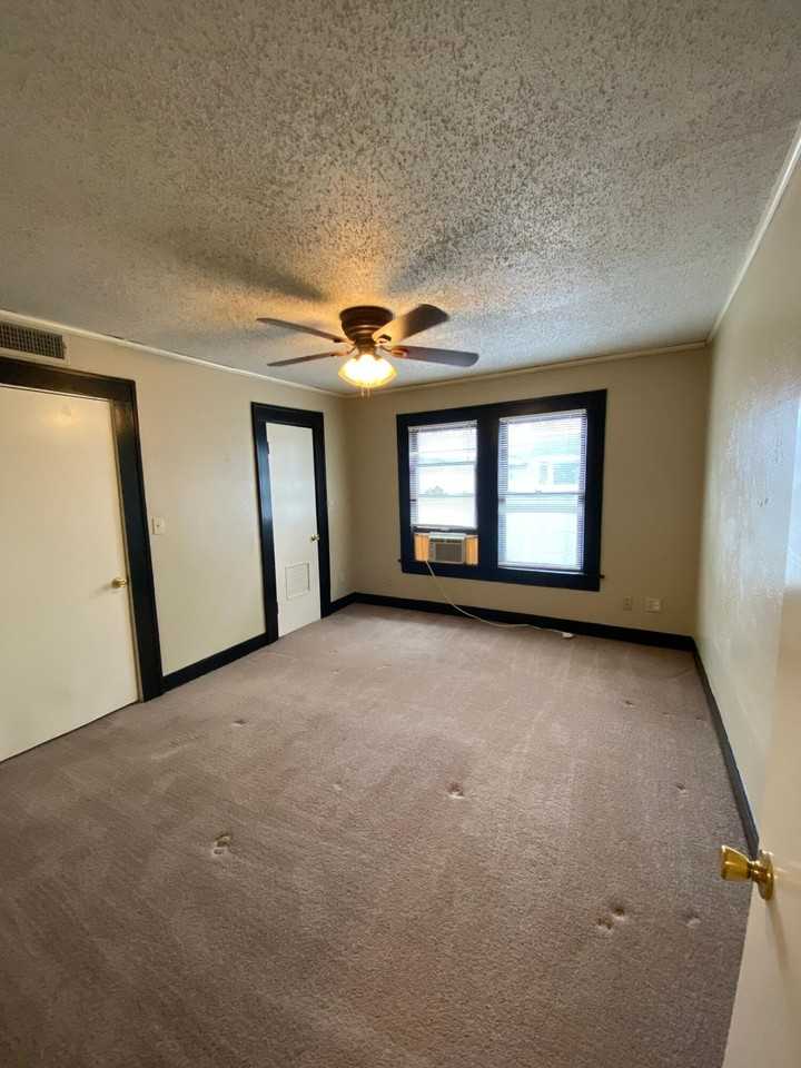 2217 24th St #A - Photo 6 of 10
