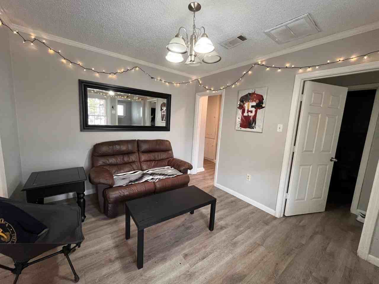 2613 25th Street unit: Front - Photo 2 of 20