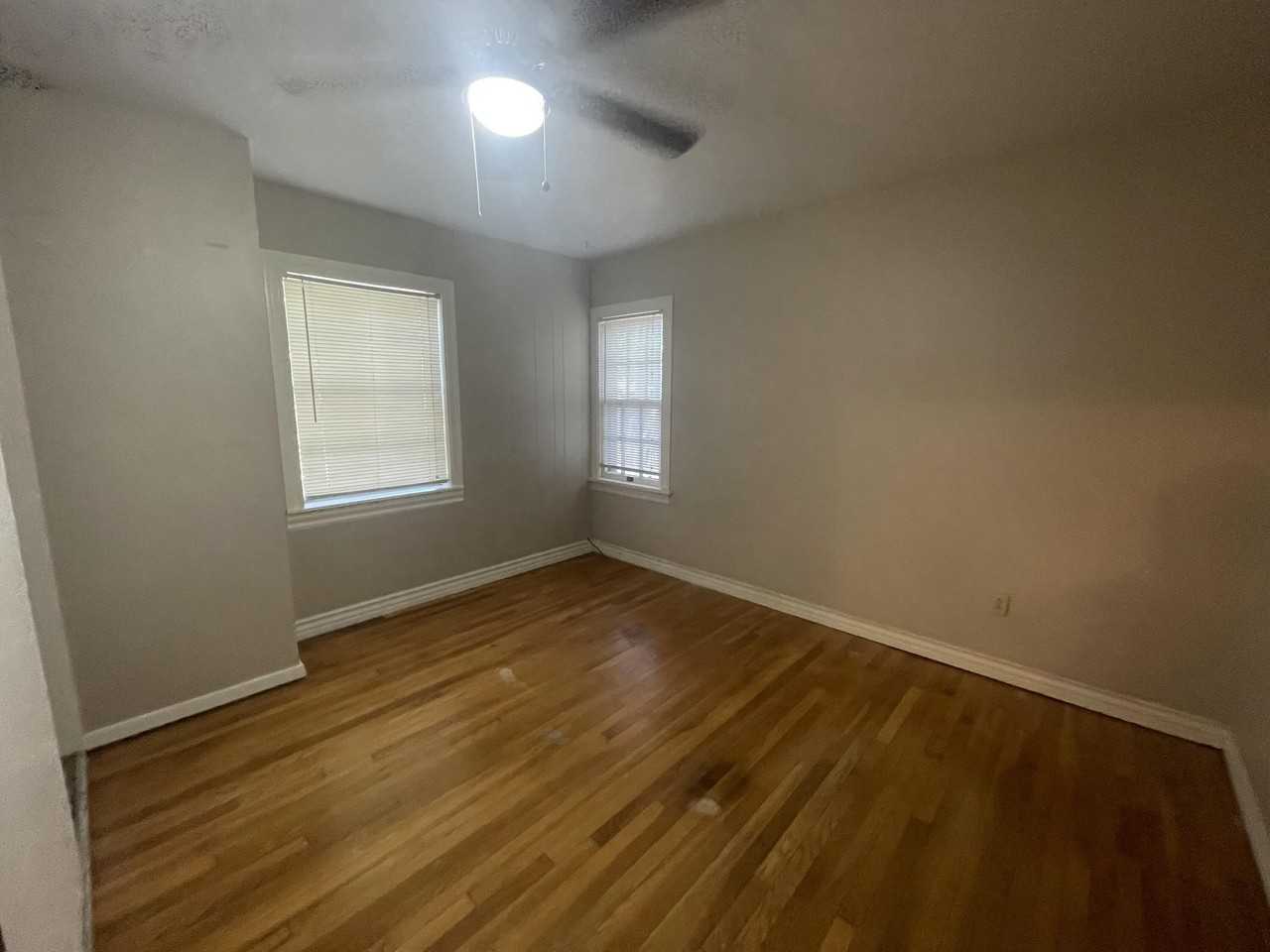 2820 36th St - Photo 7 of 11