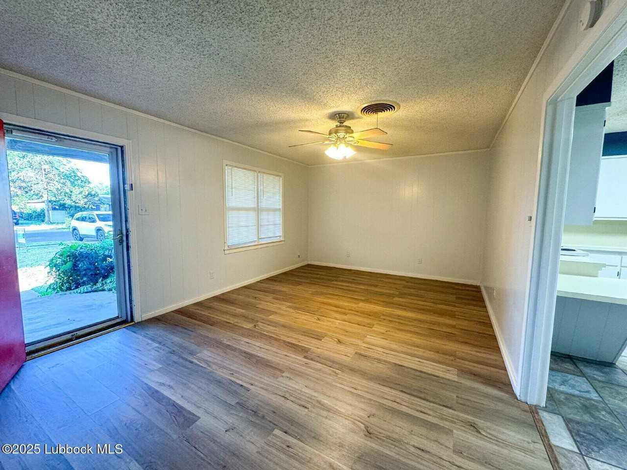 3306 36th St - Photo 3 of 13