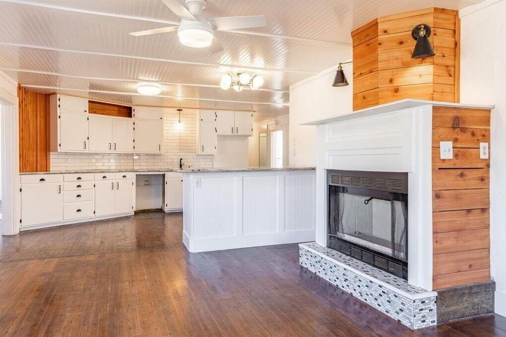 2215 18th Street unit: Front - Photo 2 of 19