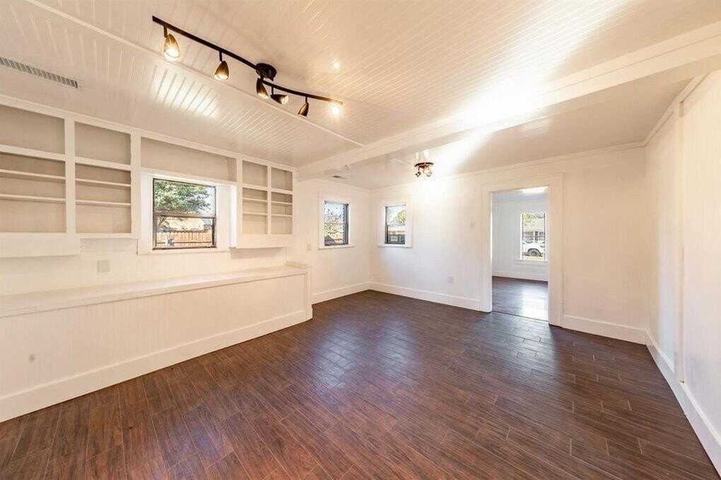 2215 18th Street unit: Front - Photo 5 of 19