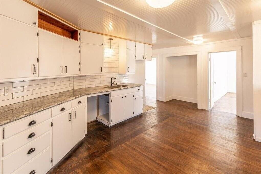 2215 18th Street unit: Front - Photo 7 of 19