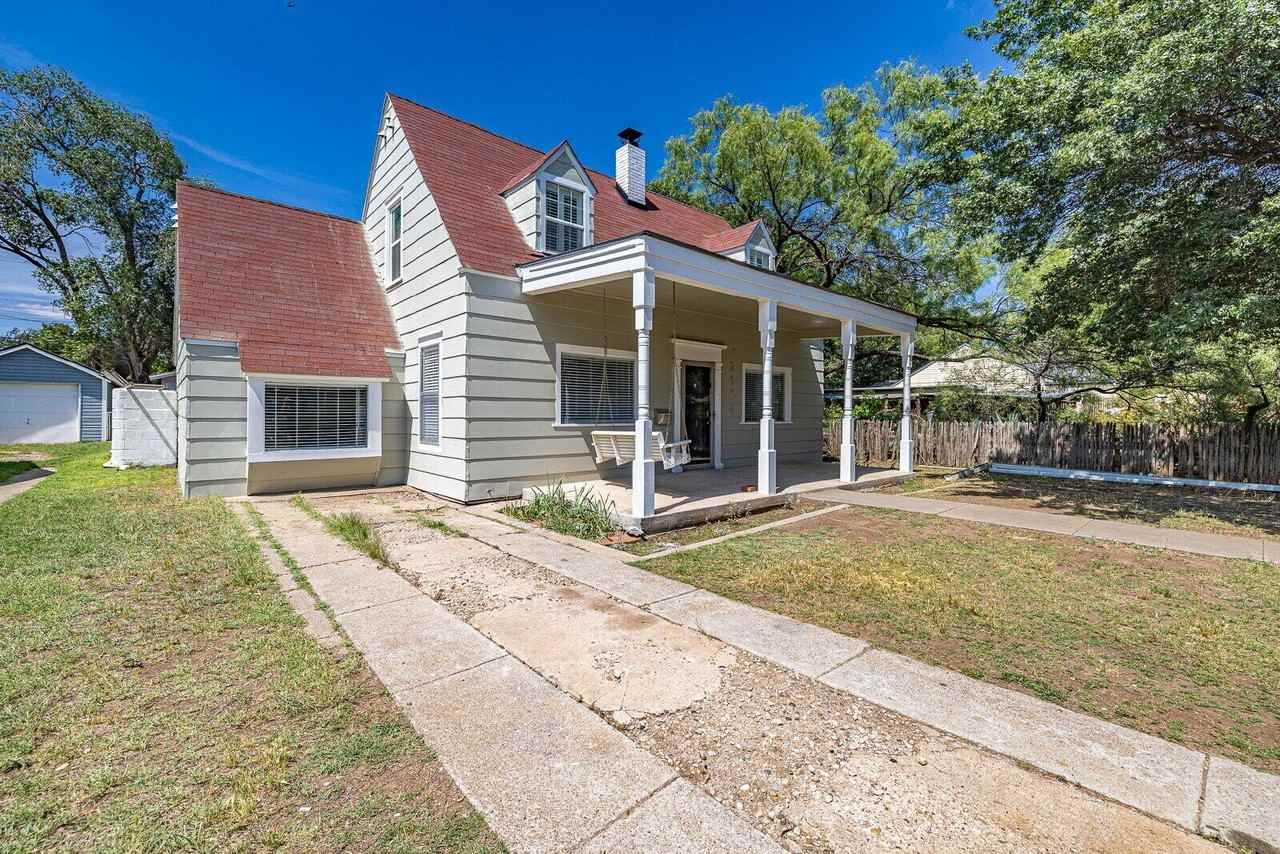 2614 24th St - Photo 2 of 46